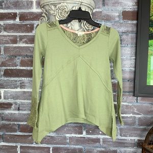 Clover + Scout Green S Girls Top